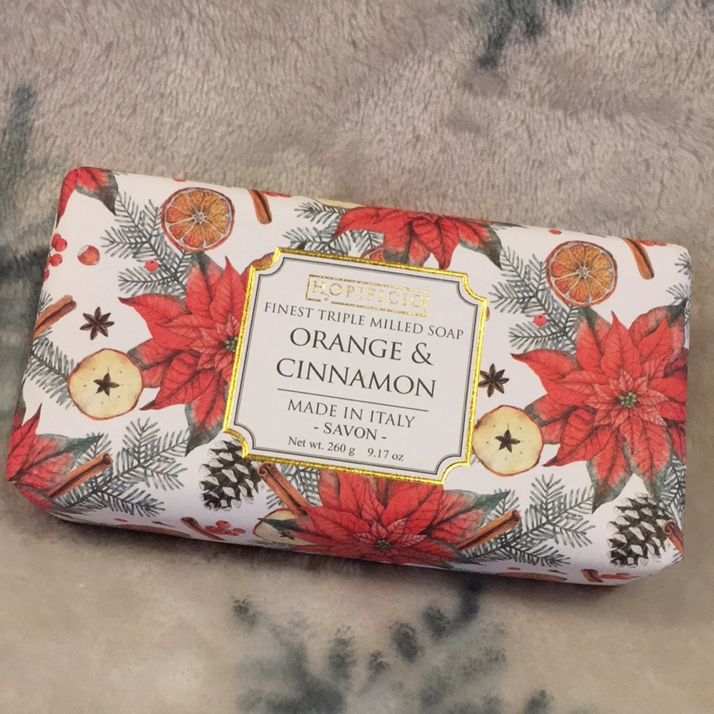 Hopificio Italian Christmas winter Scented Orange Cinnamon Soap Bar 9.17 oz NWT